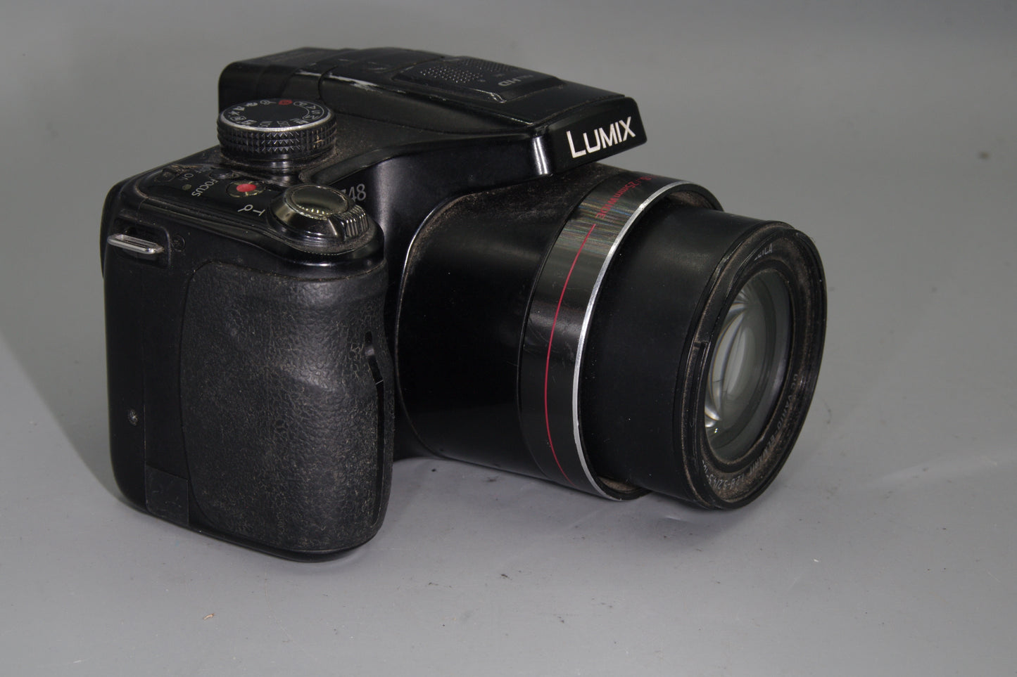 Panasonic Lumix DMC-FZ48 12.1MP Bridge Camera , 24x Leica  PLS READ