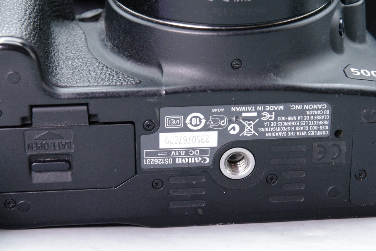 Canon EOS 500D 15.1MP Digital SLR with EF-S 18-55mm IS Lens Bag Manual Set Good