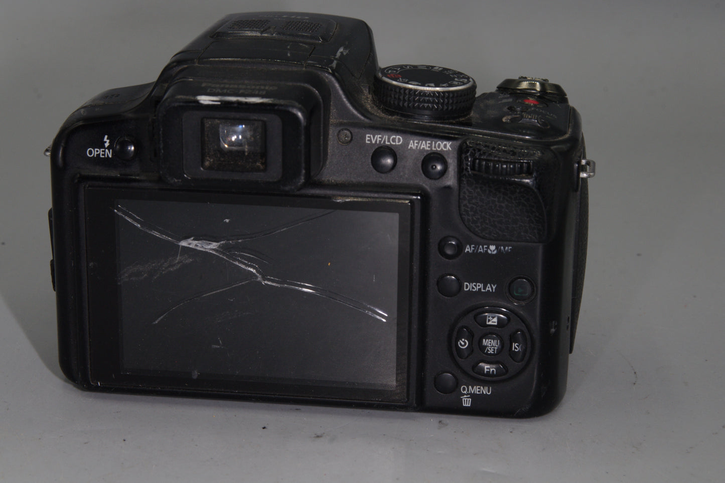 Panasonic Lumix DMC-FZ48 12.1MP Bridge Camera , 24x Leica  PLS READ
