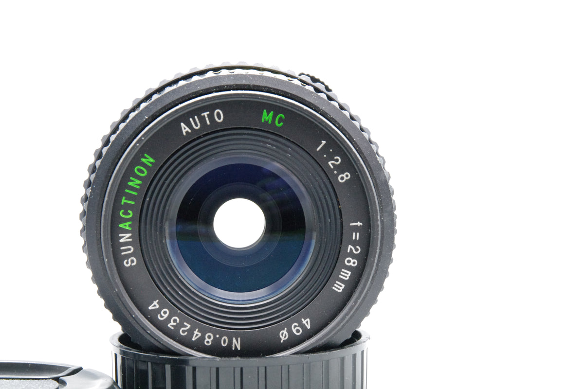 Auto Sunactinon MC 28mm f2.8 Wide Angle Lens Olympus OM Mount Caps Excellent