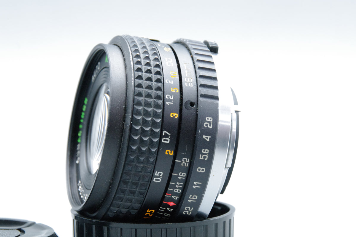 Auto Sunactinon MC 28mm f2.8 Wide Angle Lens Olympus OM Mount Caps Excellent