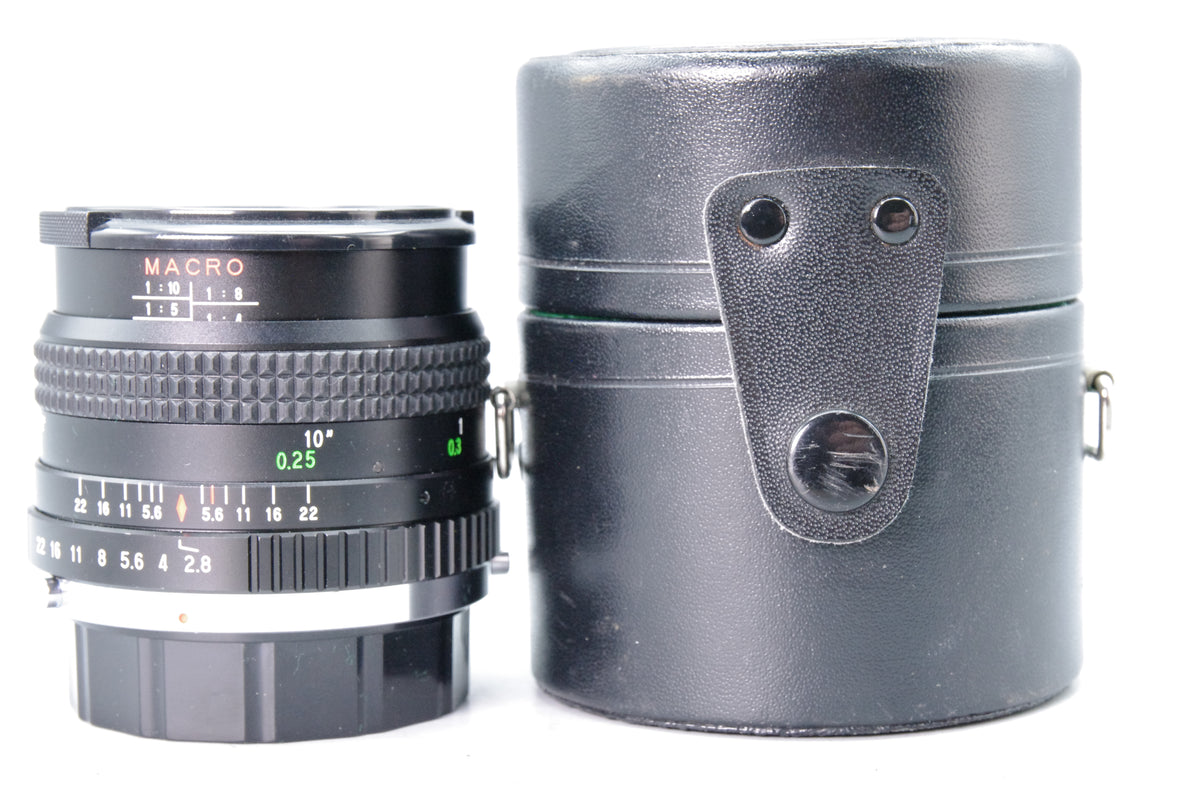Super OZECK II Auto MC 28mm f2.8 Macro Lens Olympus OM Mount Case Caps Excellent