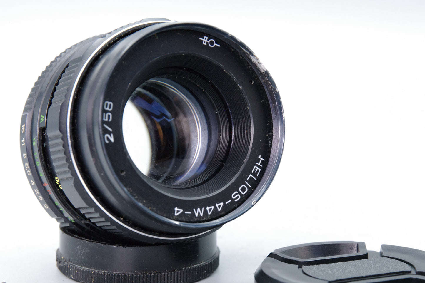 Helios‑44M‑4 58mm f/2 M42 Lens – Classic Biotar Design – Good Condition