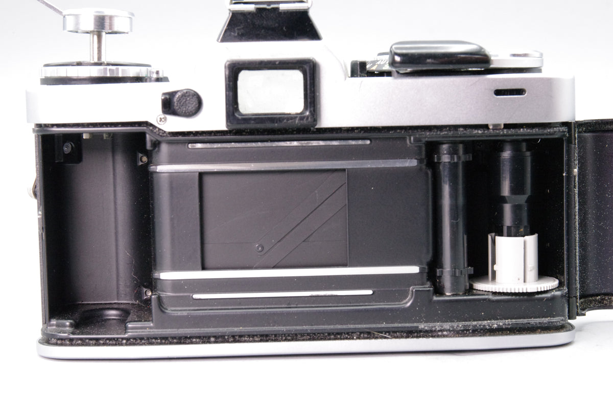 Minolta XD 35mm SLR Camera Body Chrome Dual AE Mode Tested Excellent