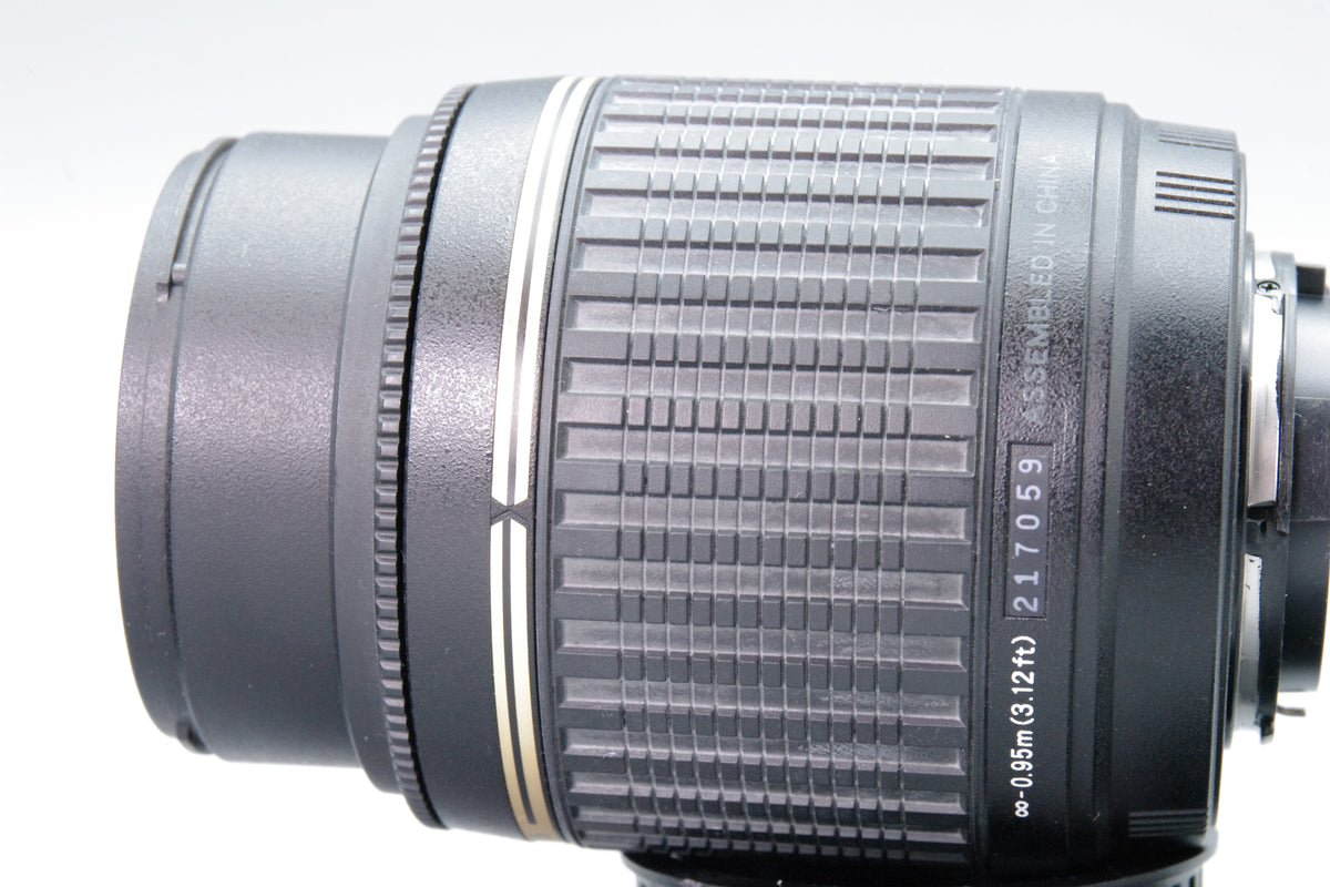 Tamron AF 55-200mm f4-5.6 Di II LD Macro Lens Nikon F Mount Cap Excellent