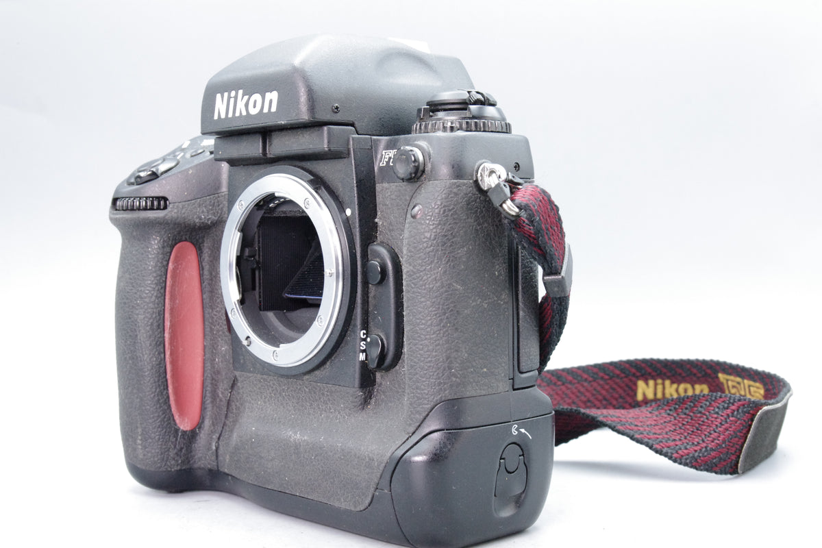 Nikon F5 Professional 35mm SLR Camera – Excellent Condition