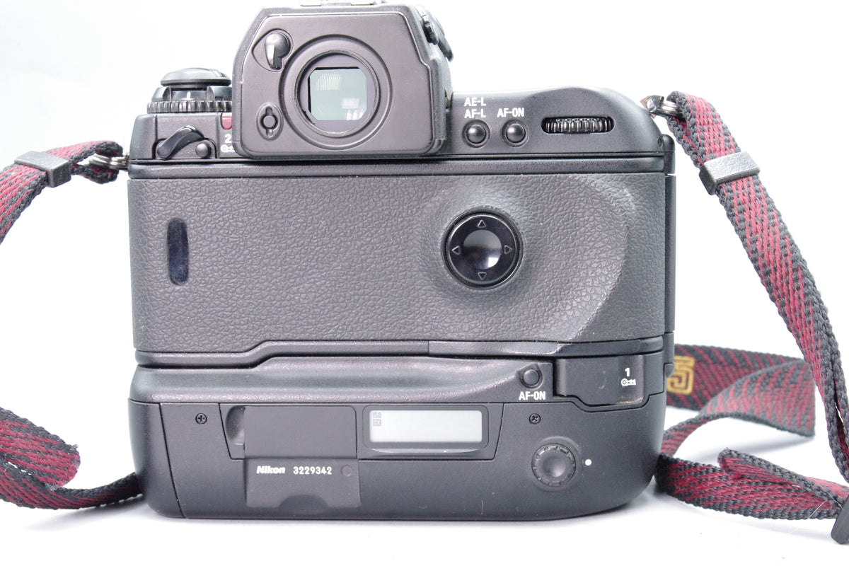 Nikon F5 Professional 35mm SLR Camera – Excellent Condition