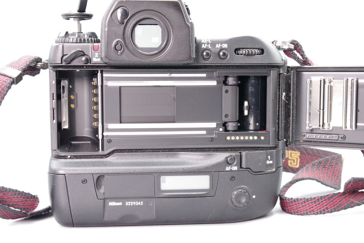 Nikon F5 Professional 35mm SLR Camera – Excellent Condition