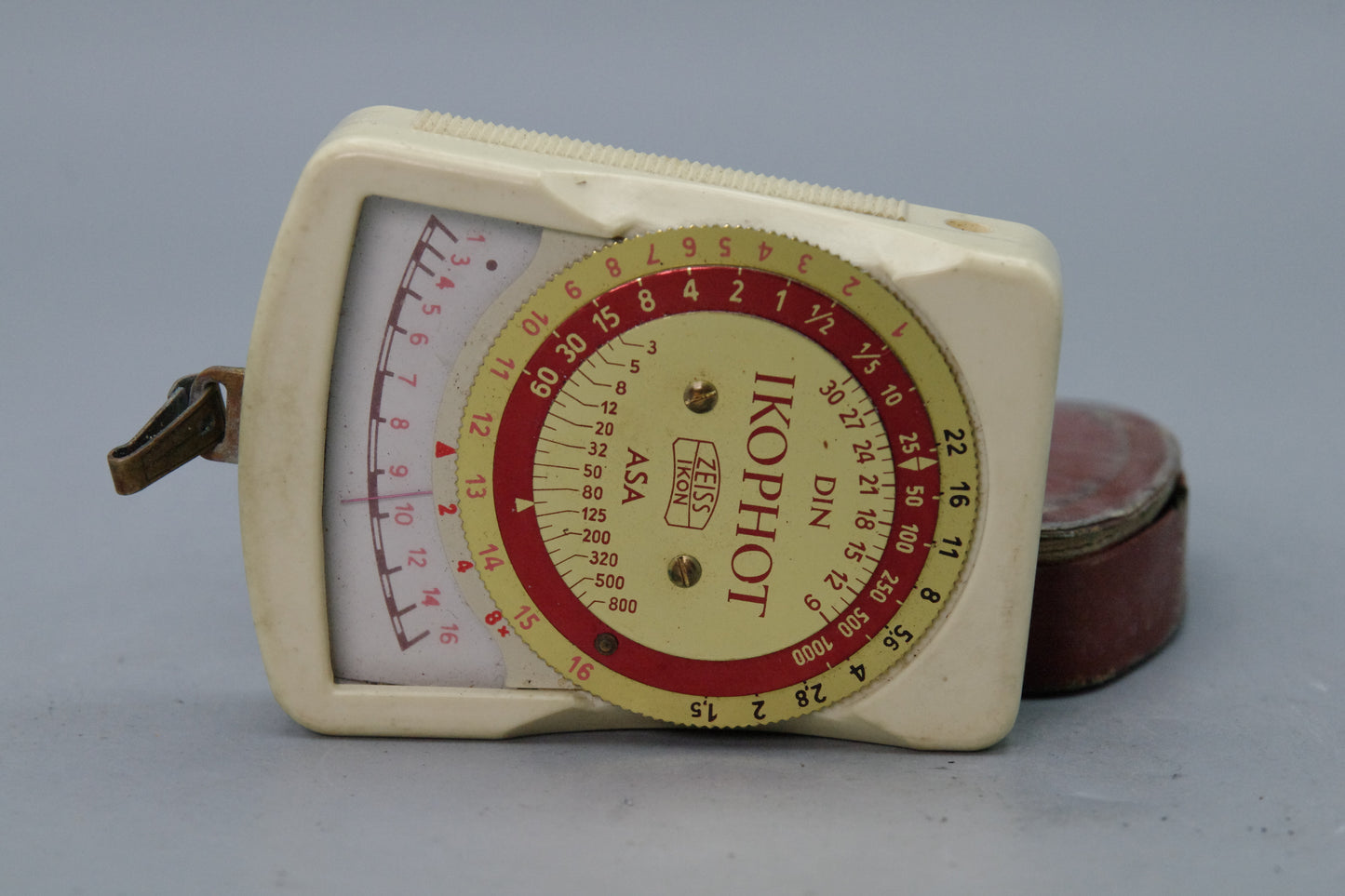 Ikophot Light Meter with Case – Working  with case