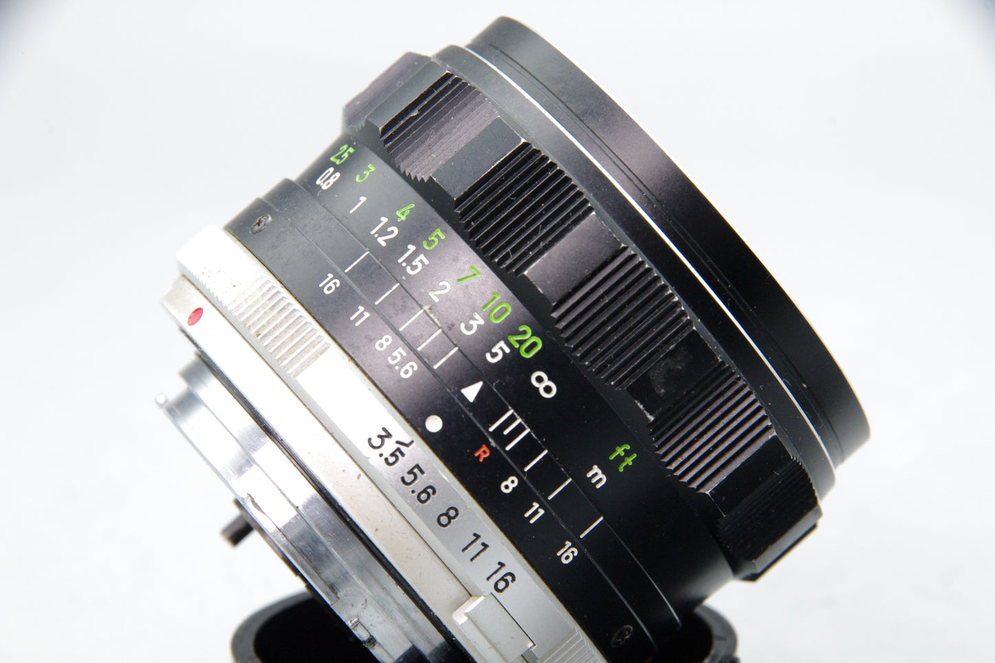 Minolta W.Rokkor‑SG 28mm f/3.5 Lens – MD Mount – Vintage Wide‑Angle