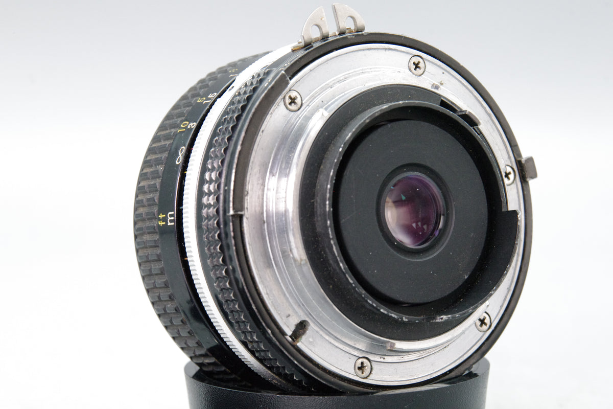 Nikon Nikkor 20mm f4 AI Ultra Wide Angle Prime Lens F Mount Caps Very Good