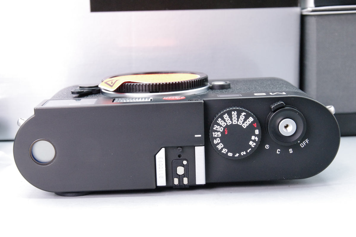 Leica M8 Digital Rangefinder Camera Body Black Chrome Boxed Set Low Shutter 98 Mint