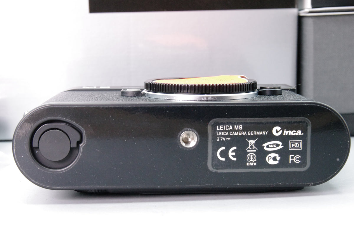 Leica M8 Digital Rangefinder Camera Body Black Chrome Boxed Set Low Shutter 98 Mint