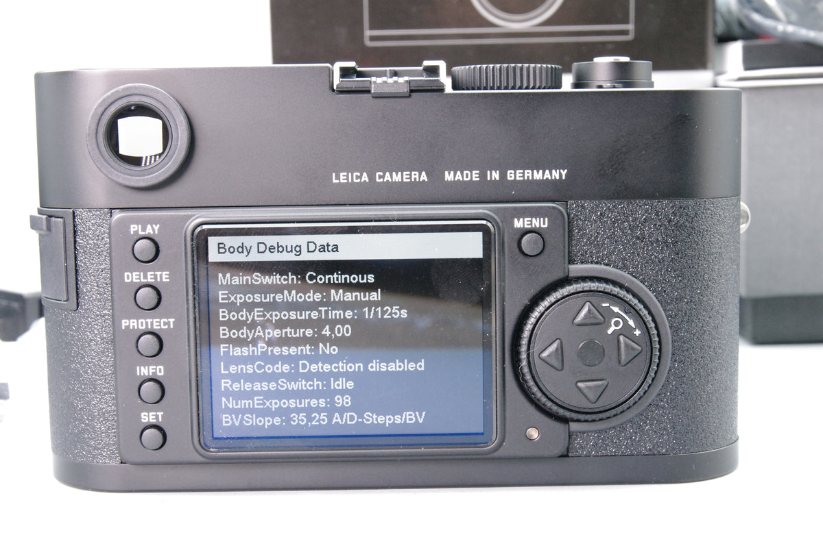 Leica M8 Digital Rangefinder Camera Body Black Chrome Boxed Set Low Shutter 98 Mint
