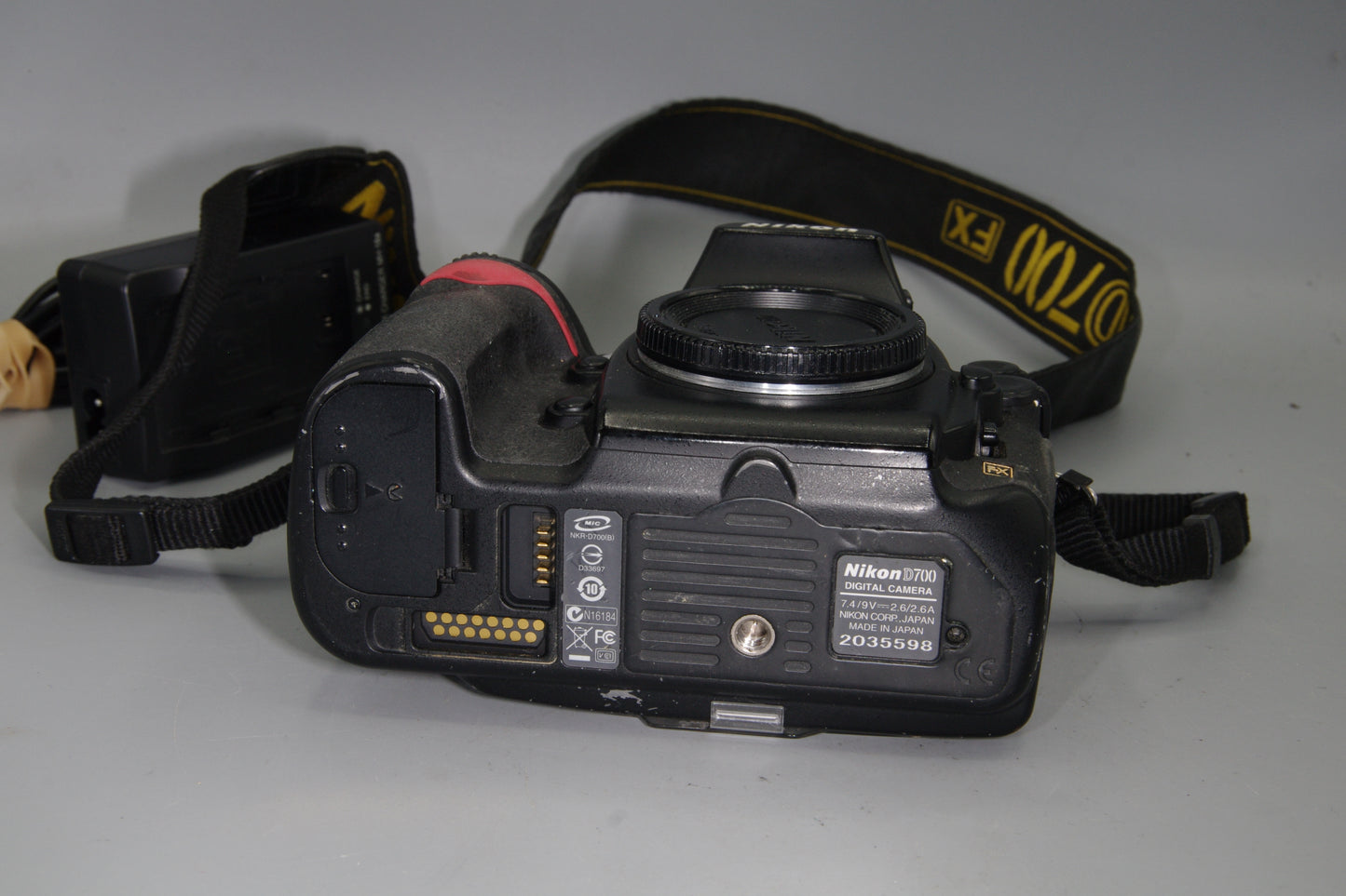 Nikon D700 Full Frame DSLR Camera Body - 12.1MP FX Sensor - VGC