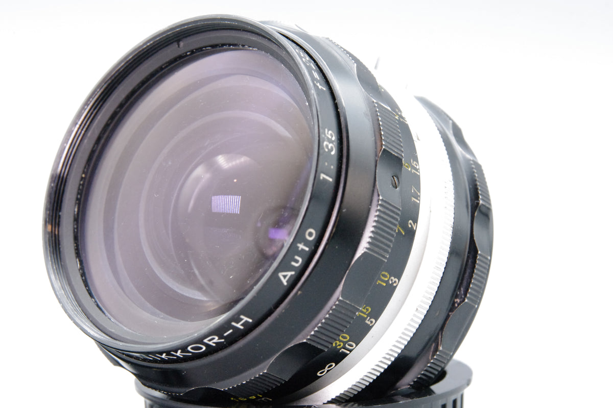 Nikkor-H Auto 28mm f3.5 Non-AI Wide Angle Prime Lens F Mount Caps Excellent