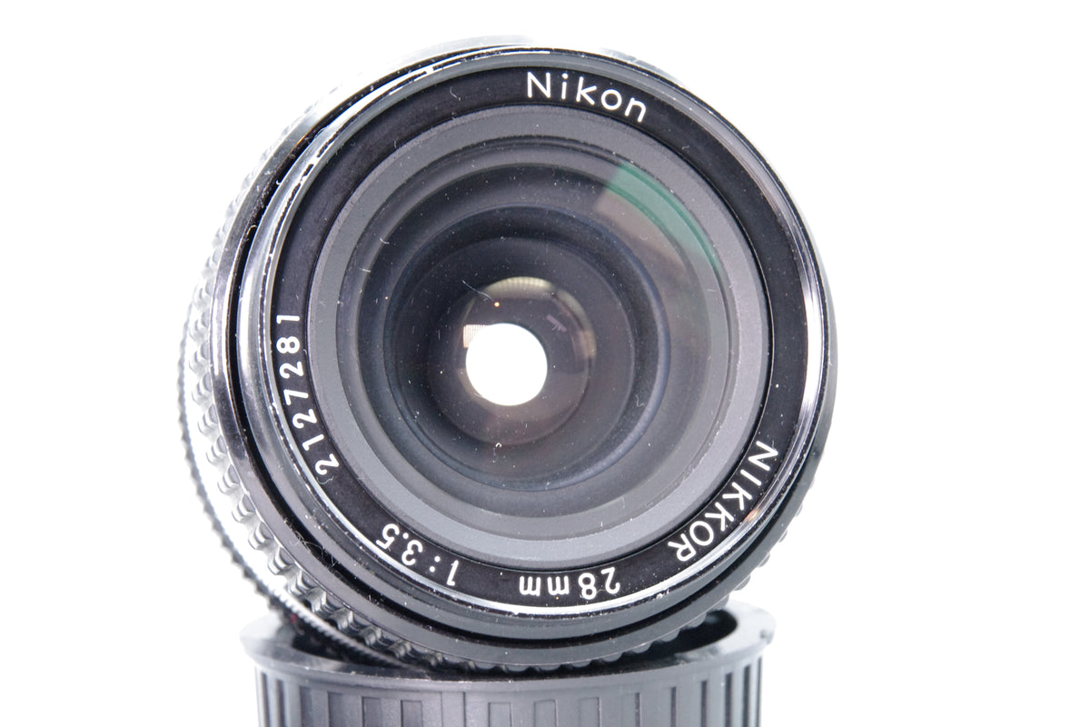 Nikon AI-S Nikkor 28mm f3.5 Wide Angle Prime Lens F Mount Caps Tested Excellent
