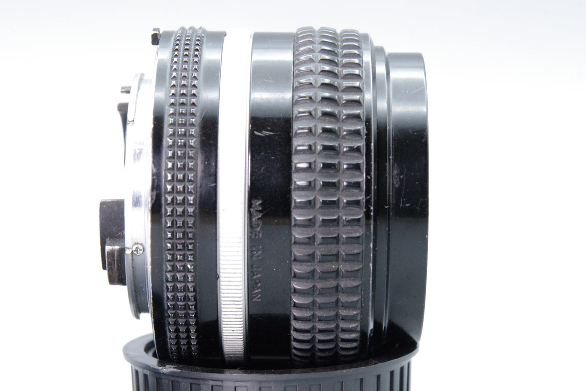 Nikon AI-S Nikkor 28mm f3.5 Wide Angle Prime Lens F Mount Caps Tested Excellent