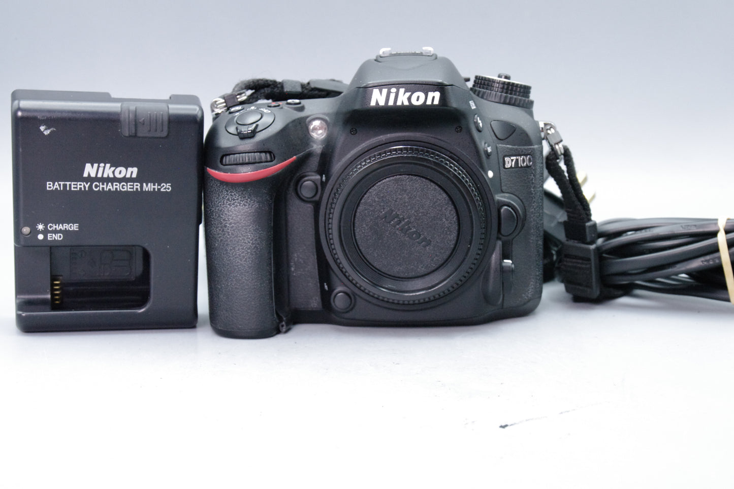 Nikon D7100 24MP DSLR Camera – Excellent Condition – S/C 26143 – Battery & Charger