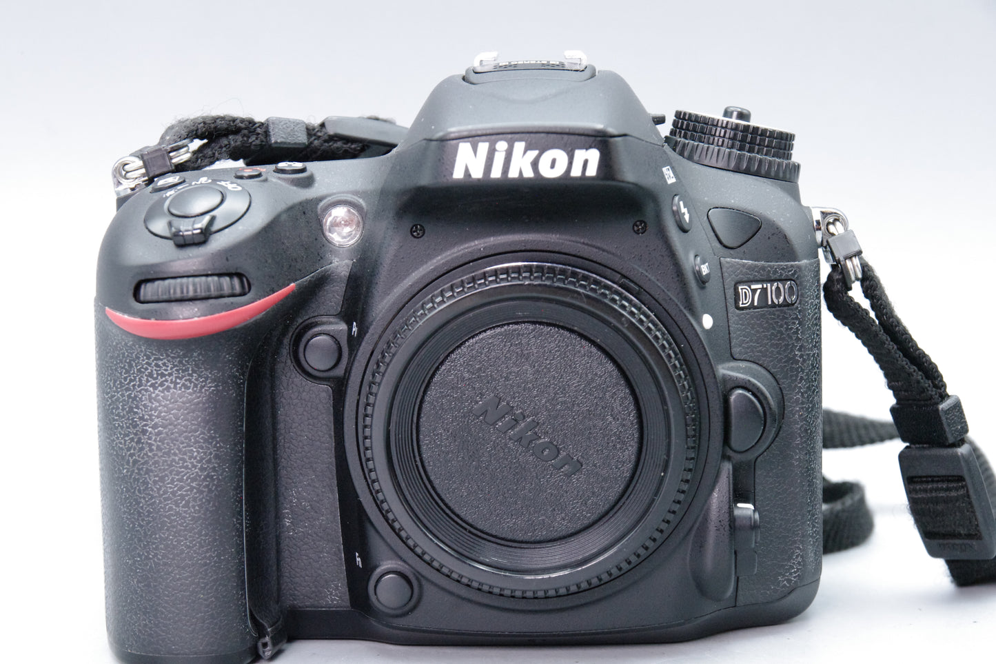 Nikon D7100 24MP DSLR Camera – Excellent Condition – S/C 26143 – Battery & Charger