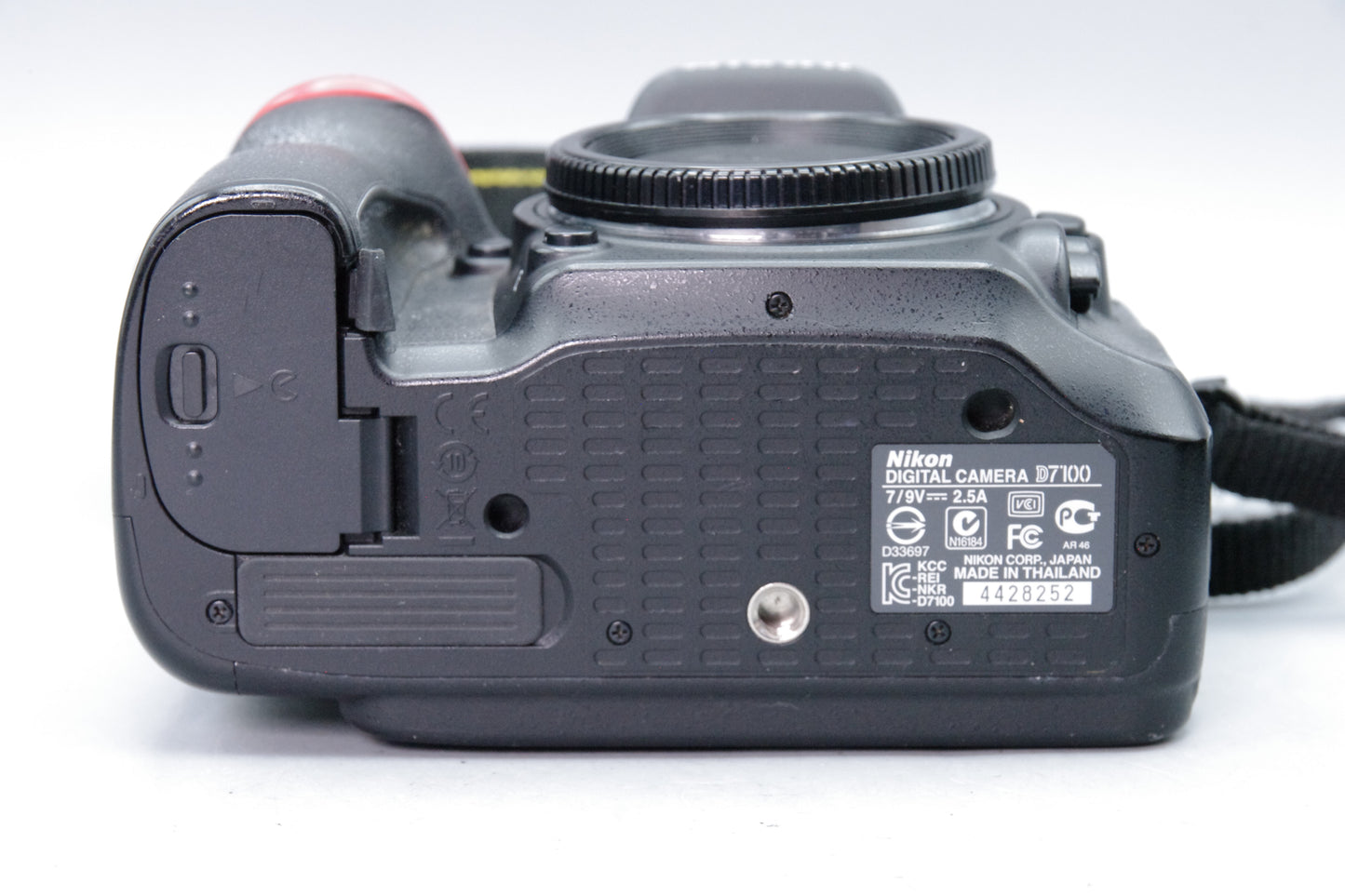 Nikon D7100 24MP DSLR Camera – Excellent Condition – S/C 26143 – Battery & Charger