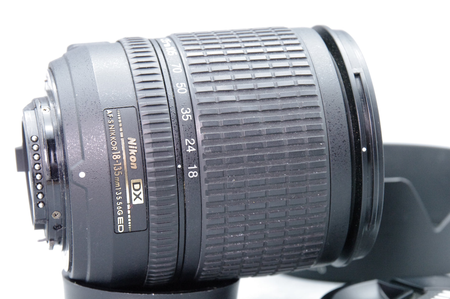 Nikon AF-S Nikkor 18-135mm f/3.5-5.6G ED Lens –  DX Zoom with Caps & Hood