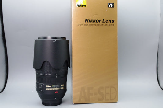 Nikon AF-S Nikkor 70-300mm F/4.5-5.6G VR FX DX Lens Excellent Boxed
