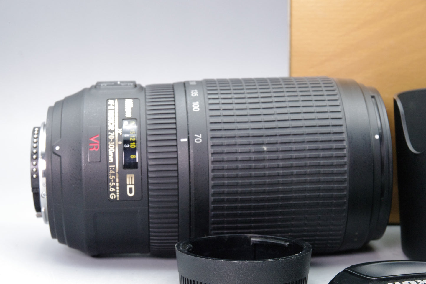 Nikon AF-S Nikkor 70-300mm F/4.5-5.6G VR FX DX Lens Excellent Boxed