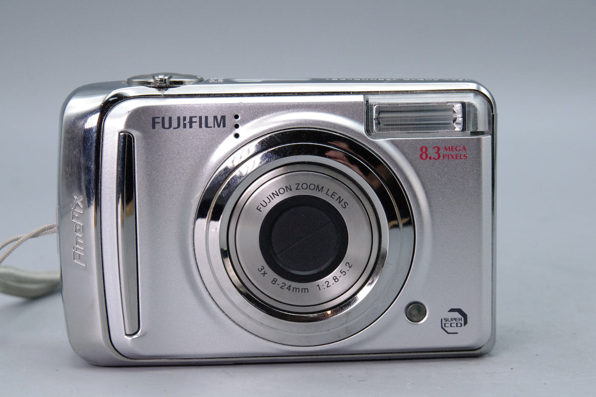Fujifilm FinePix A800 8.3MP Super CCD Digital Camera Silver Strap Tested Excellent