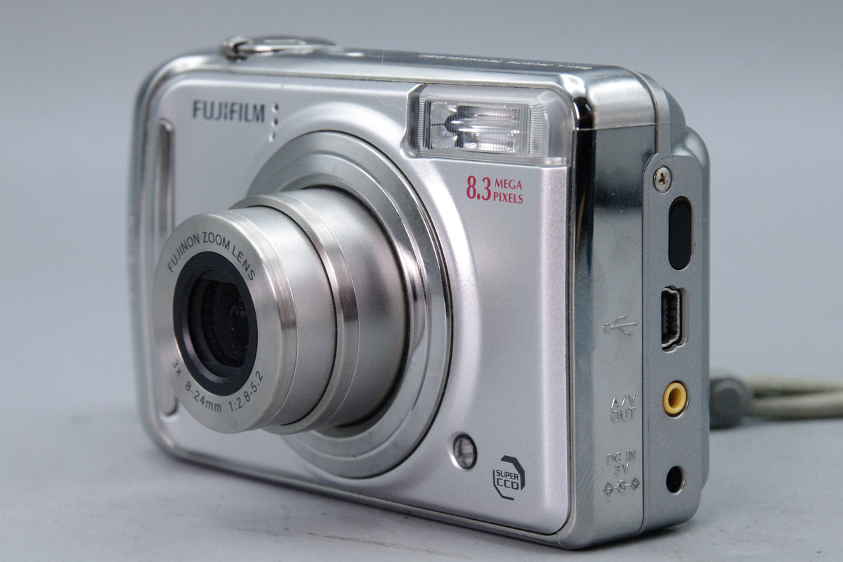 Fujifilm FinePix A800 8.3MP Super CCD Digital Camera Silver Strap Tested Excellent