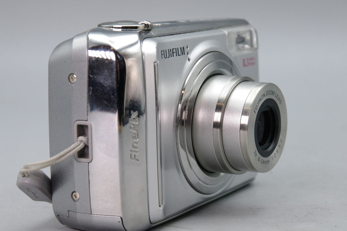 Fujifilm FinePix A800 8.3MP Super CCD Digital Camera Silver Strap Tested Excellent