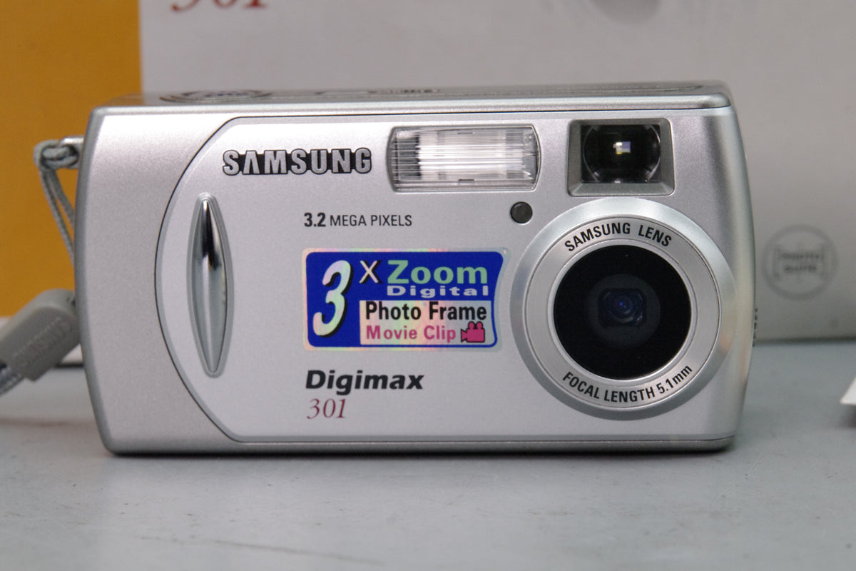 Samsung Digimax 301 3.2MP Compact Digital Camera Boxed Manuals Strap Tested Excellent