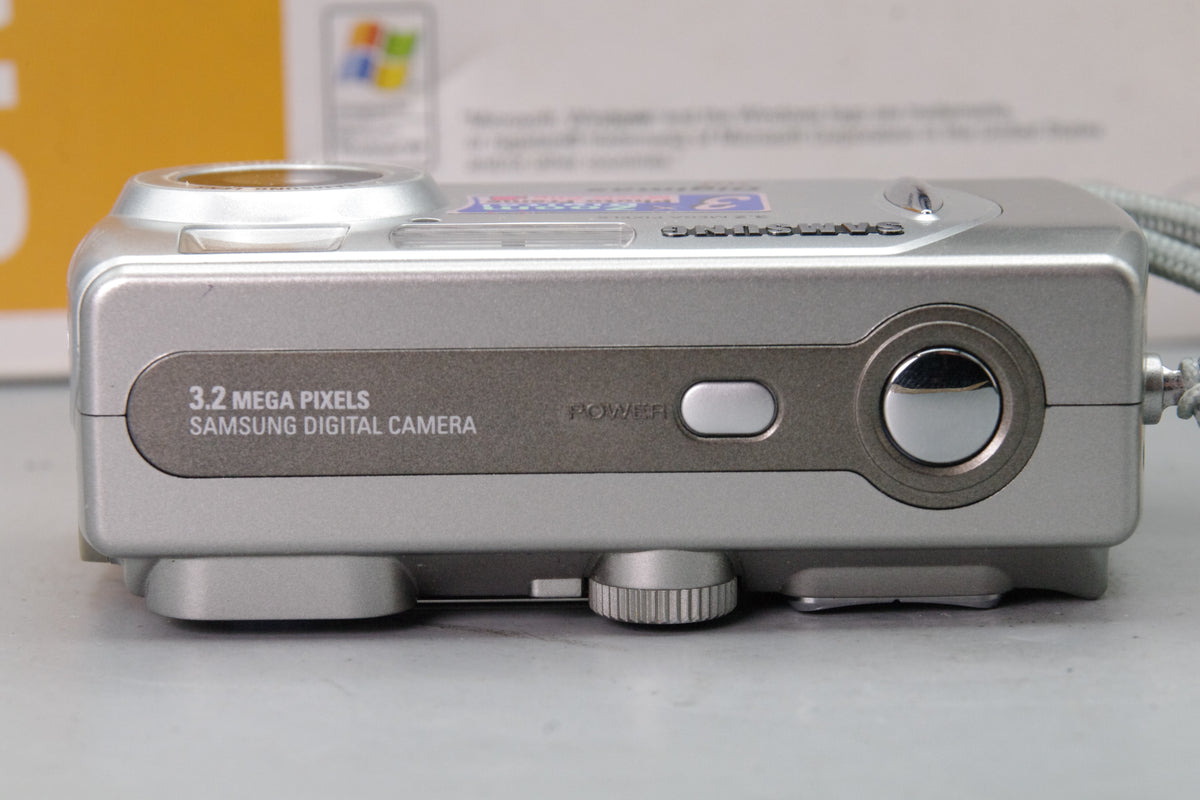 Samsung Digimax 301 3.2MP Compact Digital Camera Boxed Manuals Strap Tested Excellent