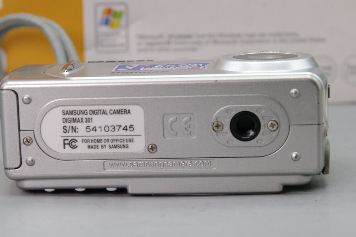 Samsung Digimax 301 3.2MP Compact Digital Camera Boxed Manuals Strap Tested Excellent