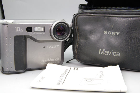 Sony Digital Mavica FD73 Camera with Battery and Case – 10× Zoom