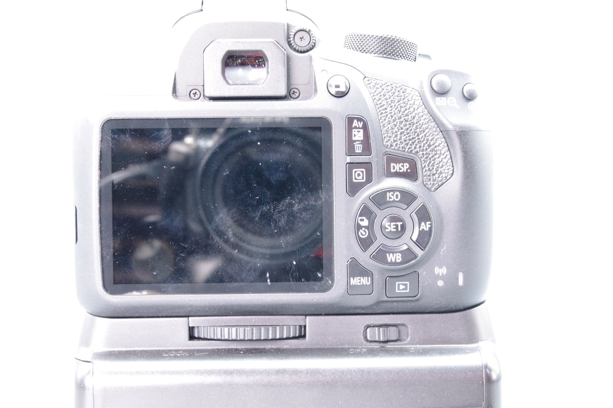 Canon EOS 1300D DSLR Camera Kit EF-S 18-55mm III Lens Battery Grip Low 675 Shutter