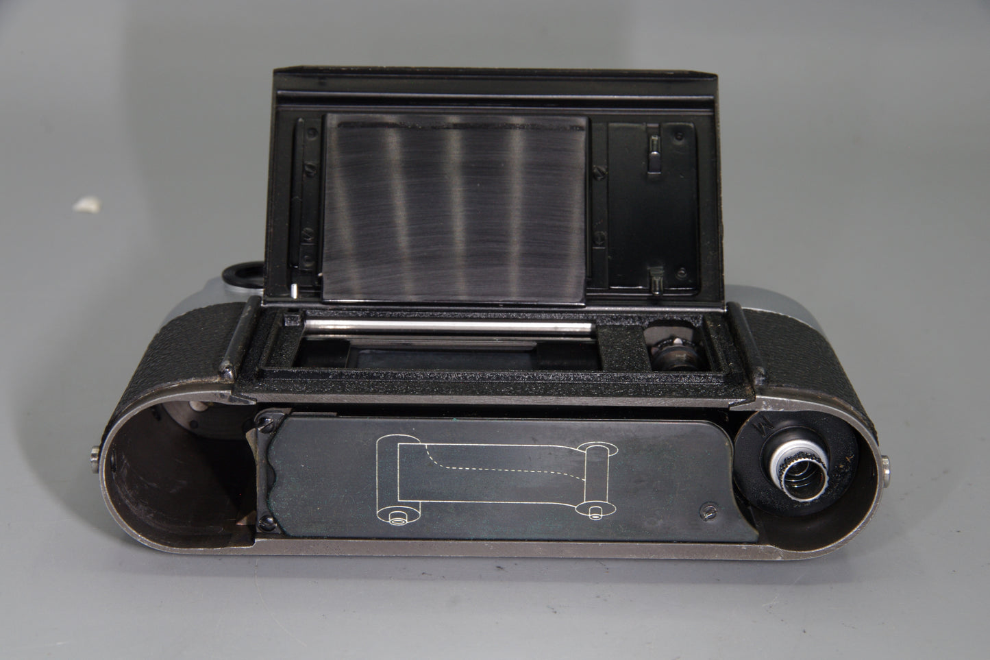 Leica M2 35mm Rangefinder Camera – 1959 Model w/ Self-Timer – Classic M Mount