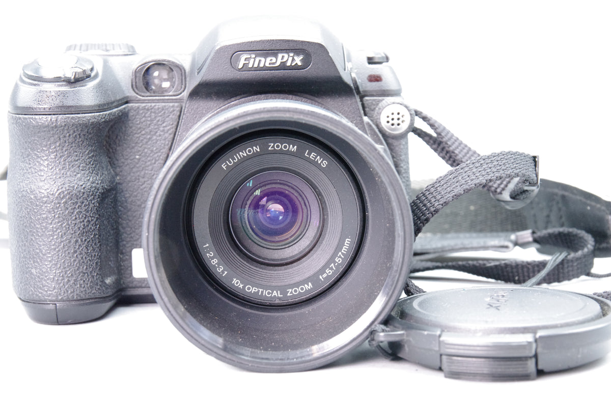 Fujifilm FinePix S5500 4.0MP Bridge Camera Fujinon 10x Optical Zoom Adapter Ring Strap Tested