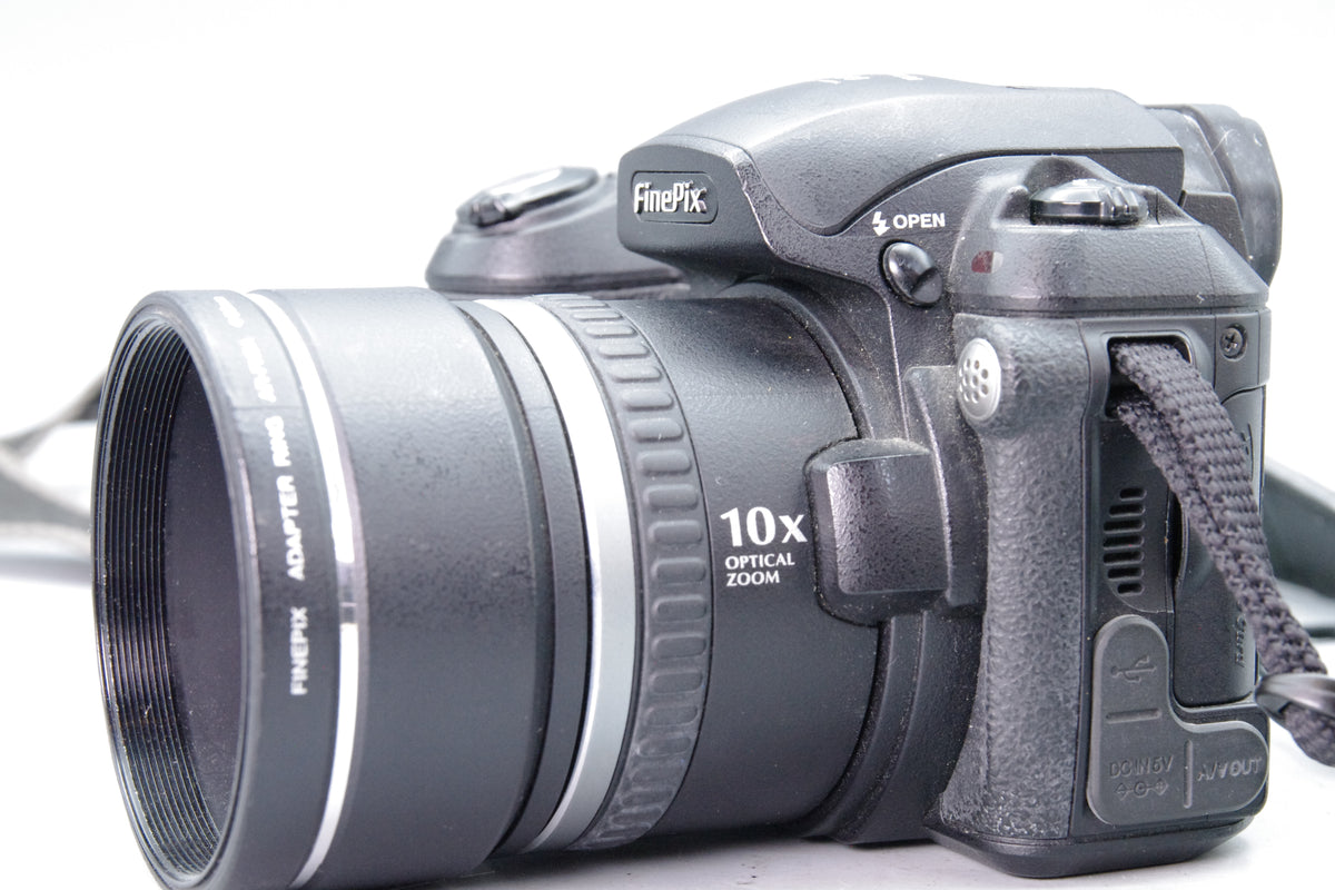 Fujifilm FinePix S5500 4.0MP Bridge Camera Fujinon 10x Optical Zoom Adapter Ring Strap Tested