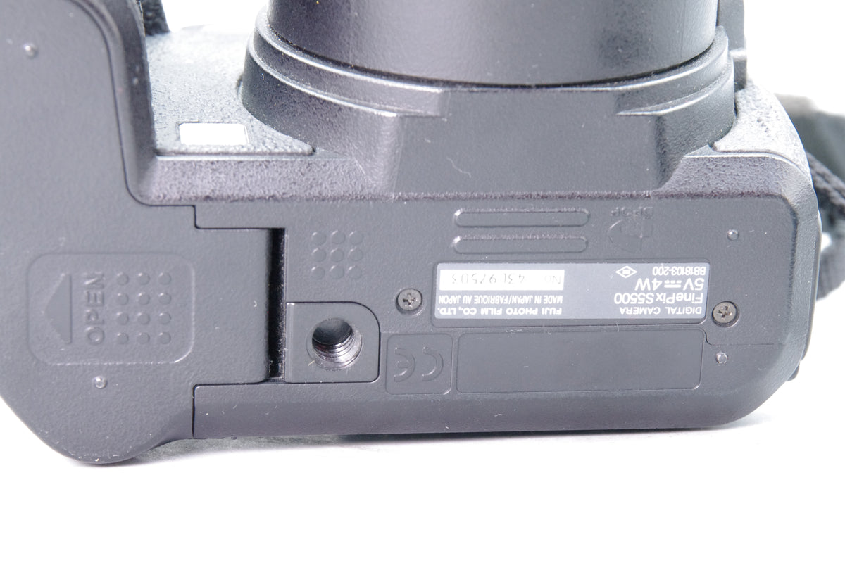 Fujifilm FinePix S5500 4.0MP Bridge Camera Fujinon 10x Optical Zoom Adapter Ring Strap Tested