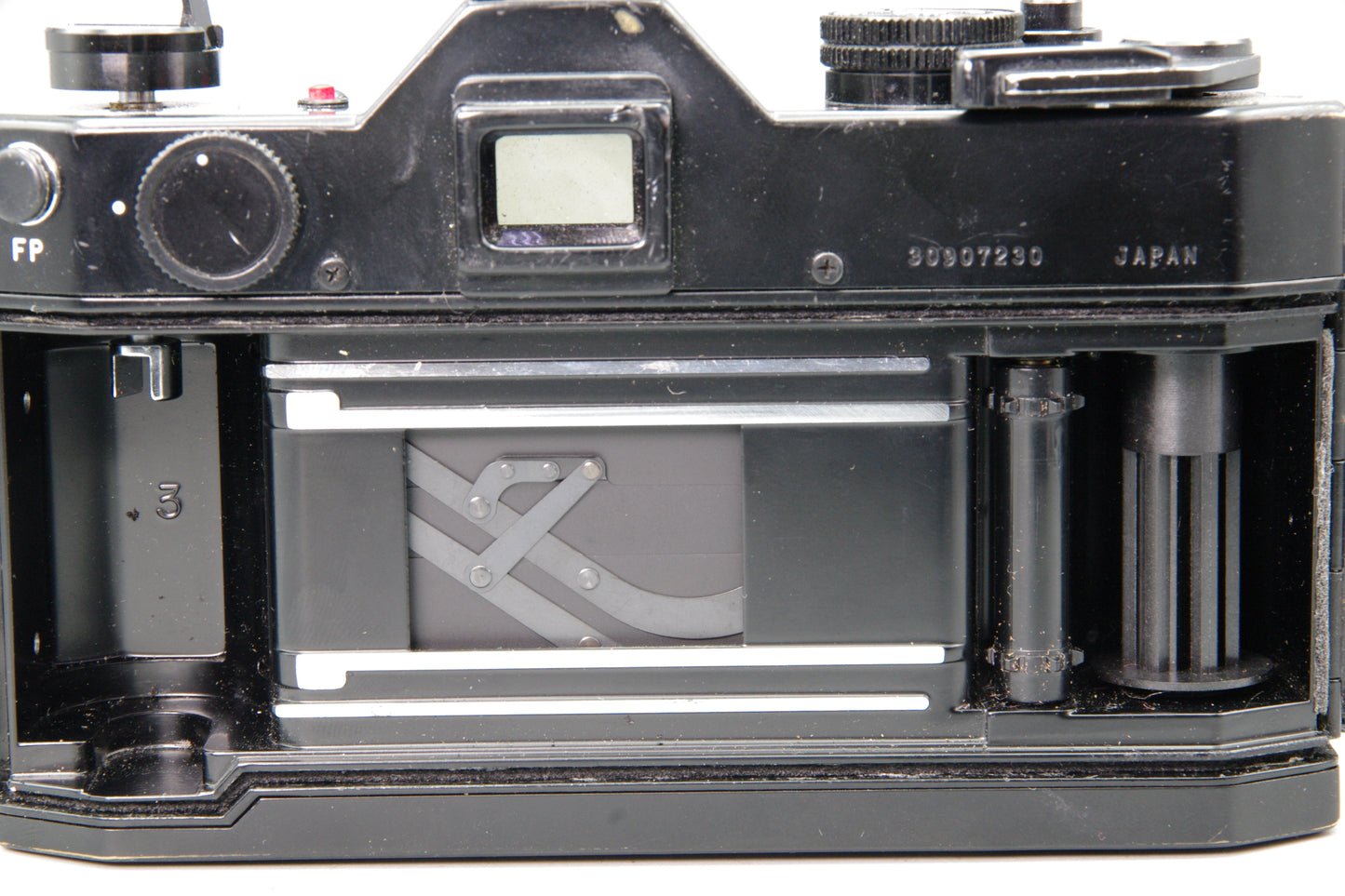 Yashica TL Electro X 35mm SLR with 50mm f/1.7 Lens – Shutter Working