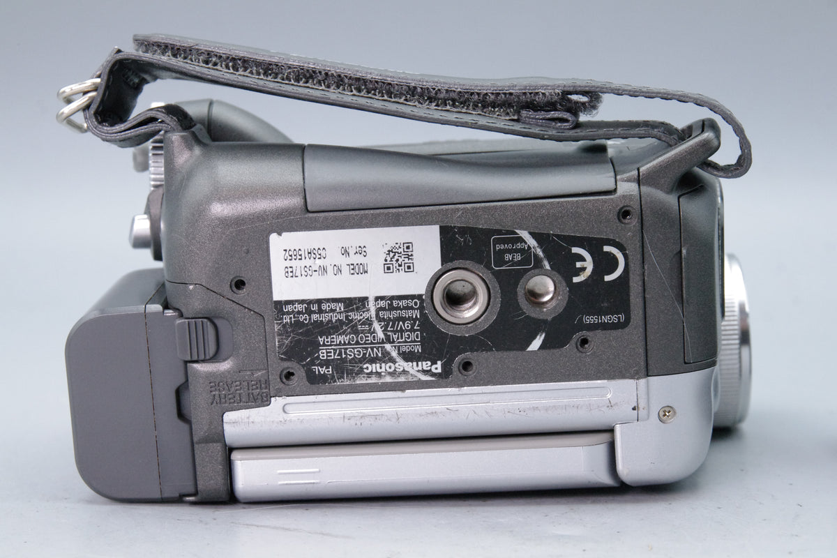 Panasonic NV-GS17 MiniDV Camcorder 24x Optical Zoom Charger AC Adapter VSK0581 Tested