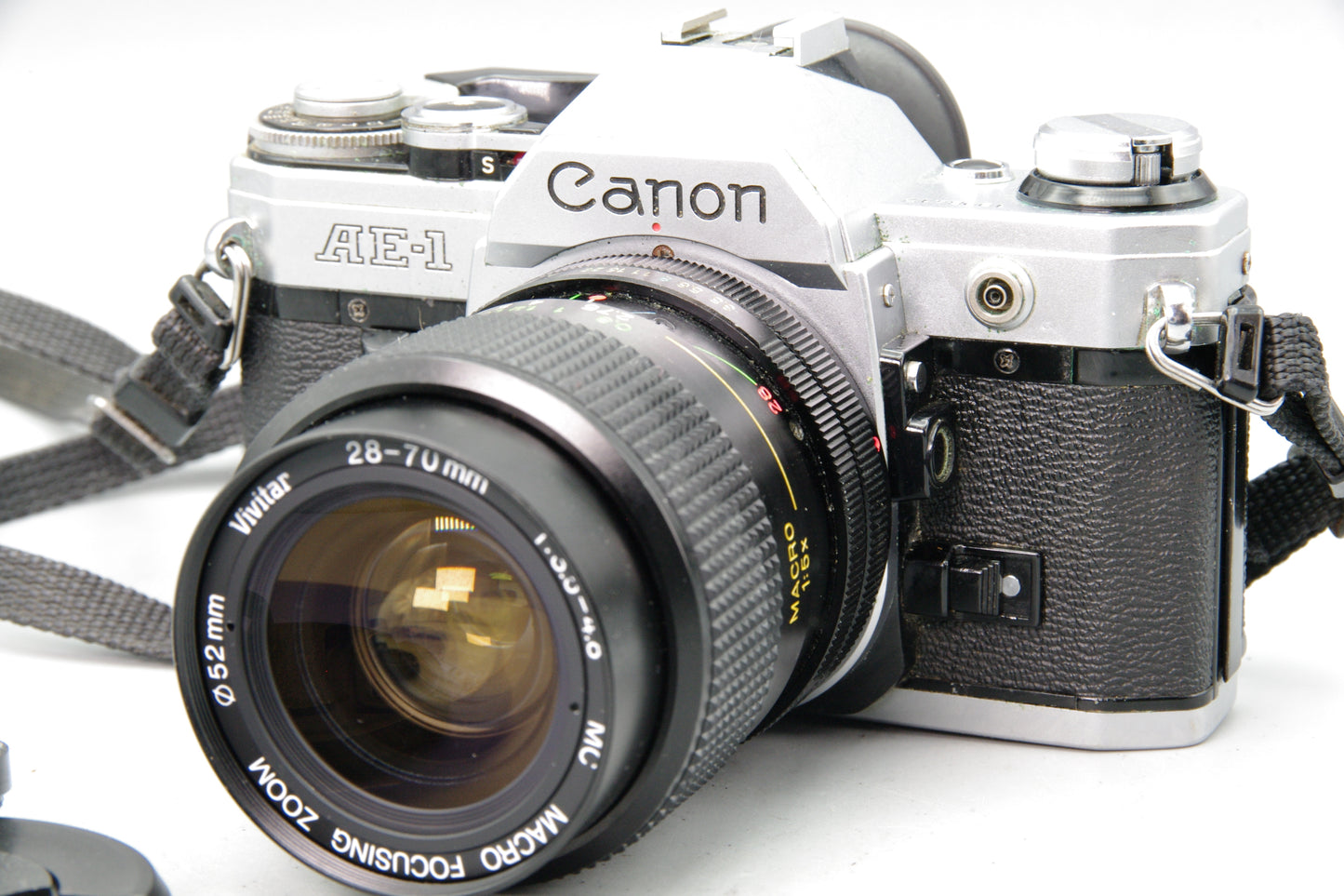 Canon AE‑1 35mm SLR + Vivitar 28‑70mm F3.5‑4.8 Lens – Very Good
