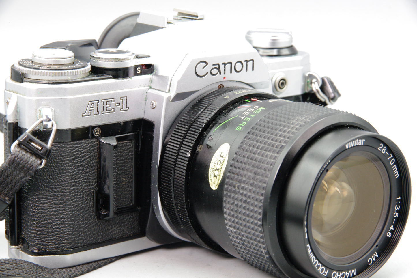 Canon AE‑1 35mm SLR + Vivitar 28‑70mm F3.5‑4.8 Lens – Very Good