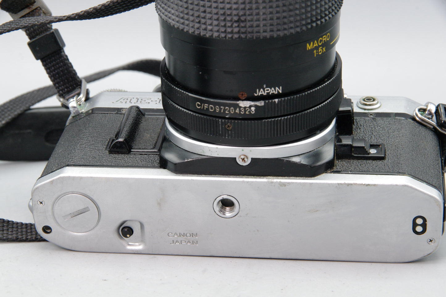 Canon AE‑1 35mm SLR + Vivitar 28‑70mm F3.5‑4.8 Lens – Very Good