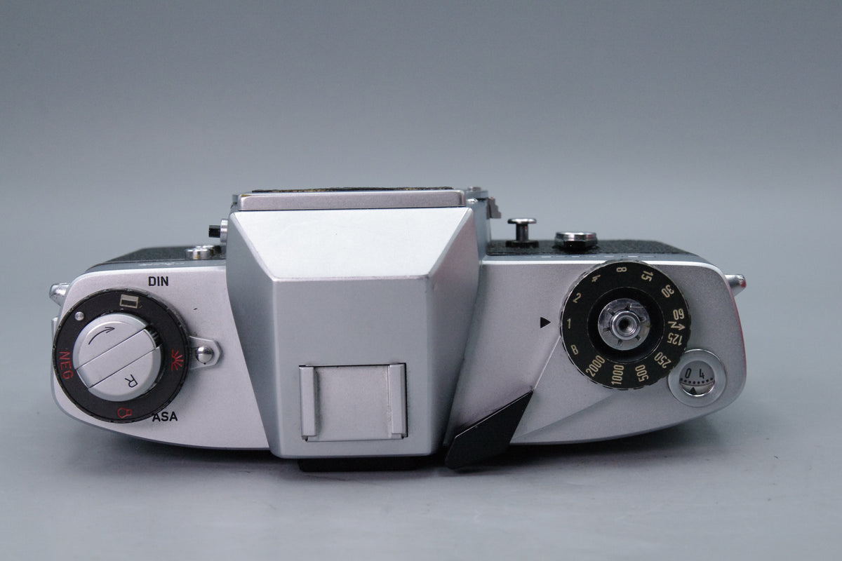Leicaflex SL Silver Chrome 35mm SLR Camera Body Leitz Wetzlar 1968 - Serviced
