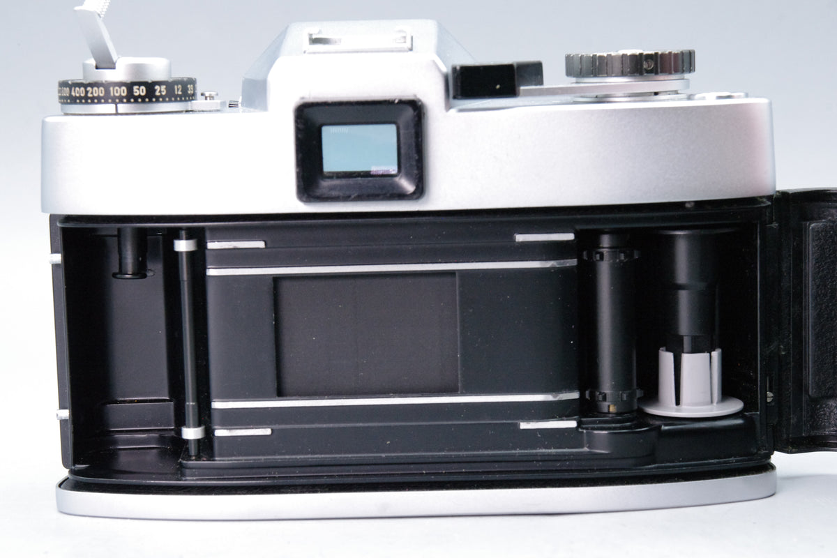 Leicaflex SL Silver Chrome 35mm SLR Camera Body Leitz Wetzlar 1968 - Serviced