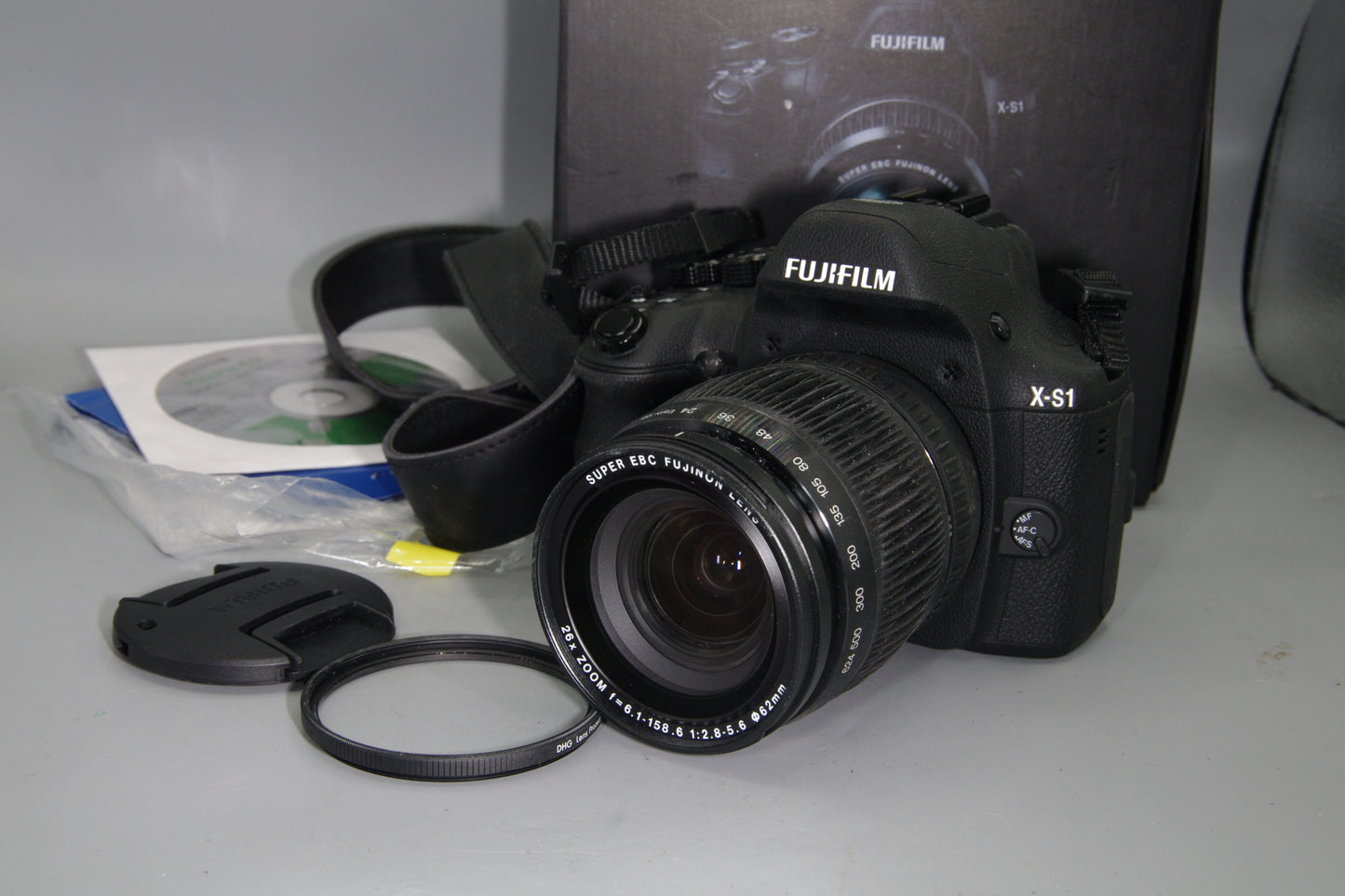 Fujifilm X-S1 Bridge Camera – 12MP – 26x Zoom – Boxed – EXC– Full Manual