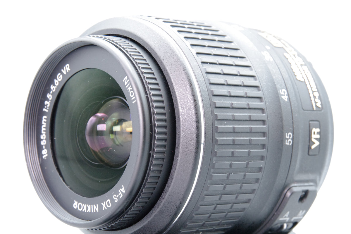 Nikon AF‑S DX Nikkor 18–55mm f/3.5–5.6G VR – Excellent