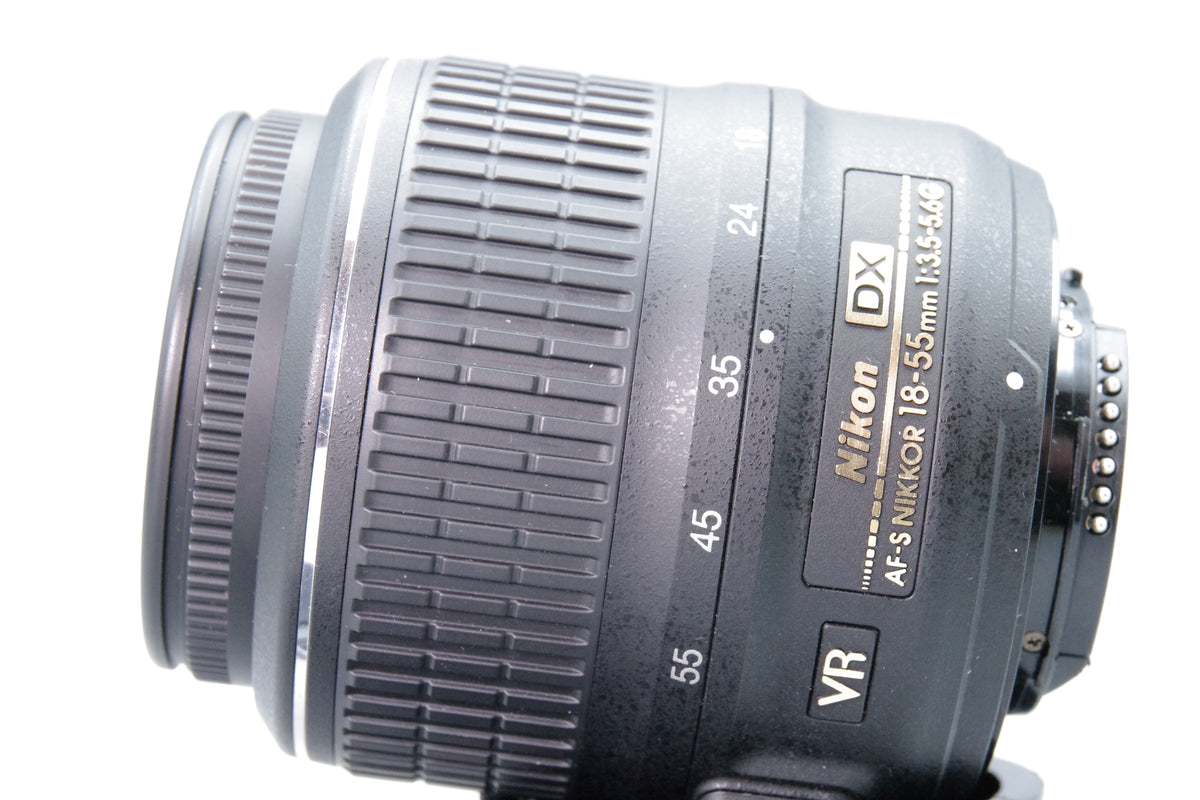 Nikon AF‑S DX Nikkor 18–55mm f/3.5–5.6G VR – Excellent